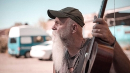 Seasick Steve playing a live acoustic session for Cardinal Sessions